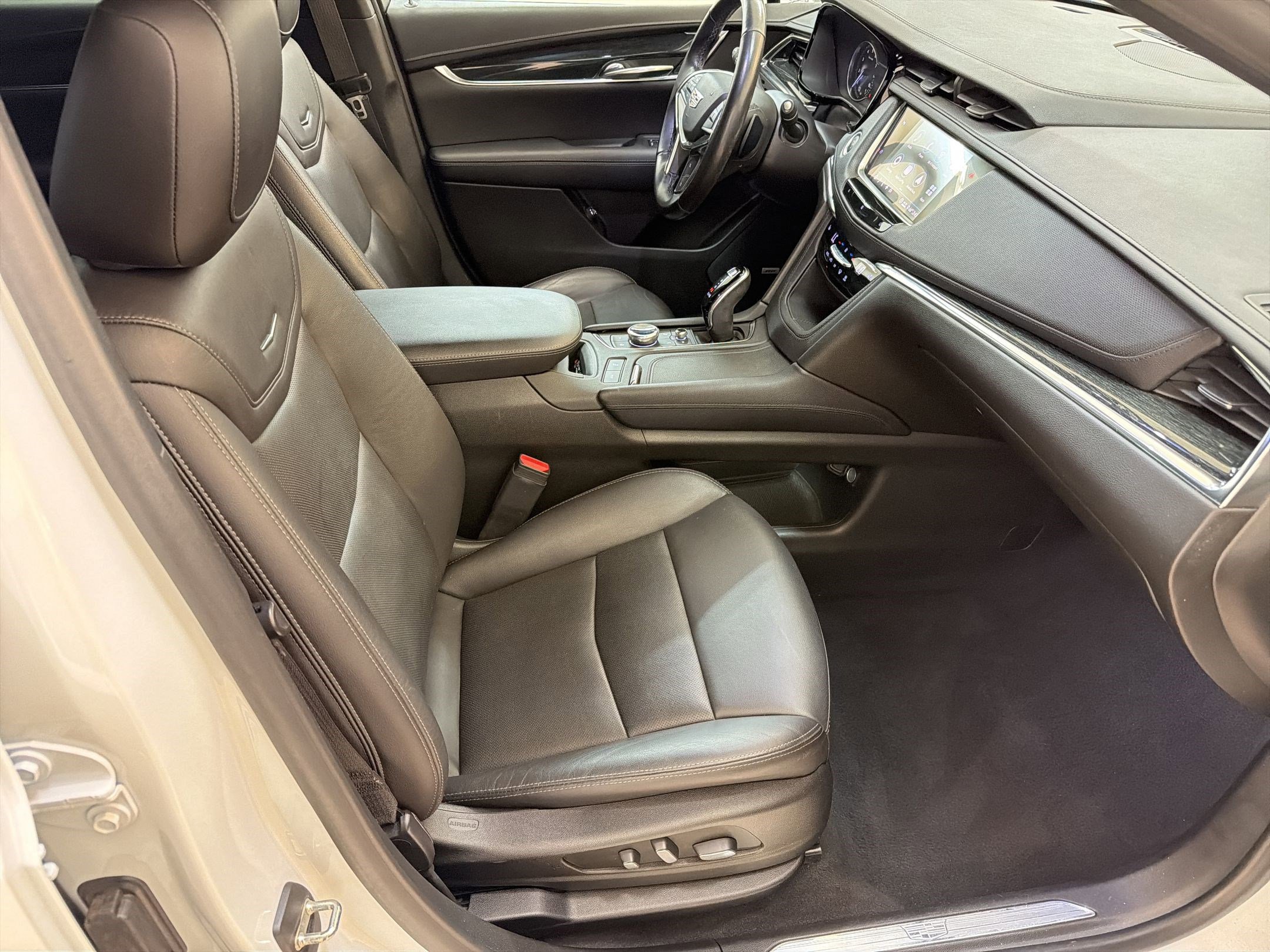 Used 2020 Cadillac XT5 Premium Luxury image 26