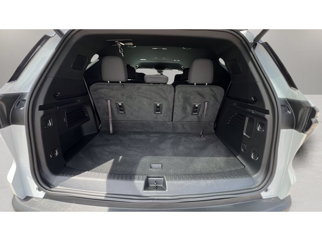 Used 2024 Chevrolet Traverse LT w/ Trailering Package AWD/4WD image 30