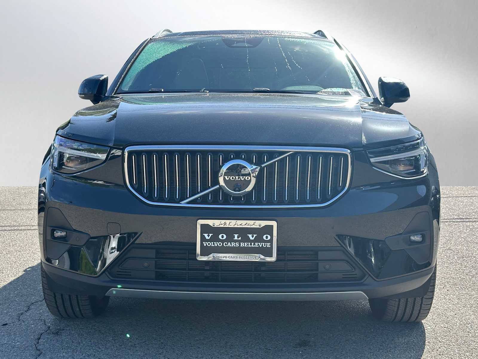 Used 2025 Volvo XC40 B5 Plus w/ Protection Package Premier AWD/4WD image 8