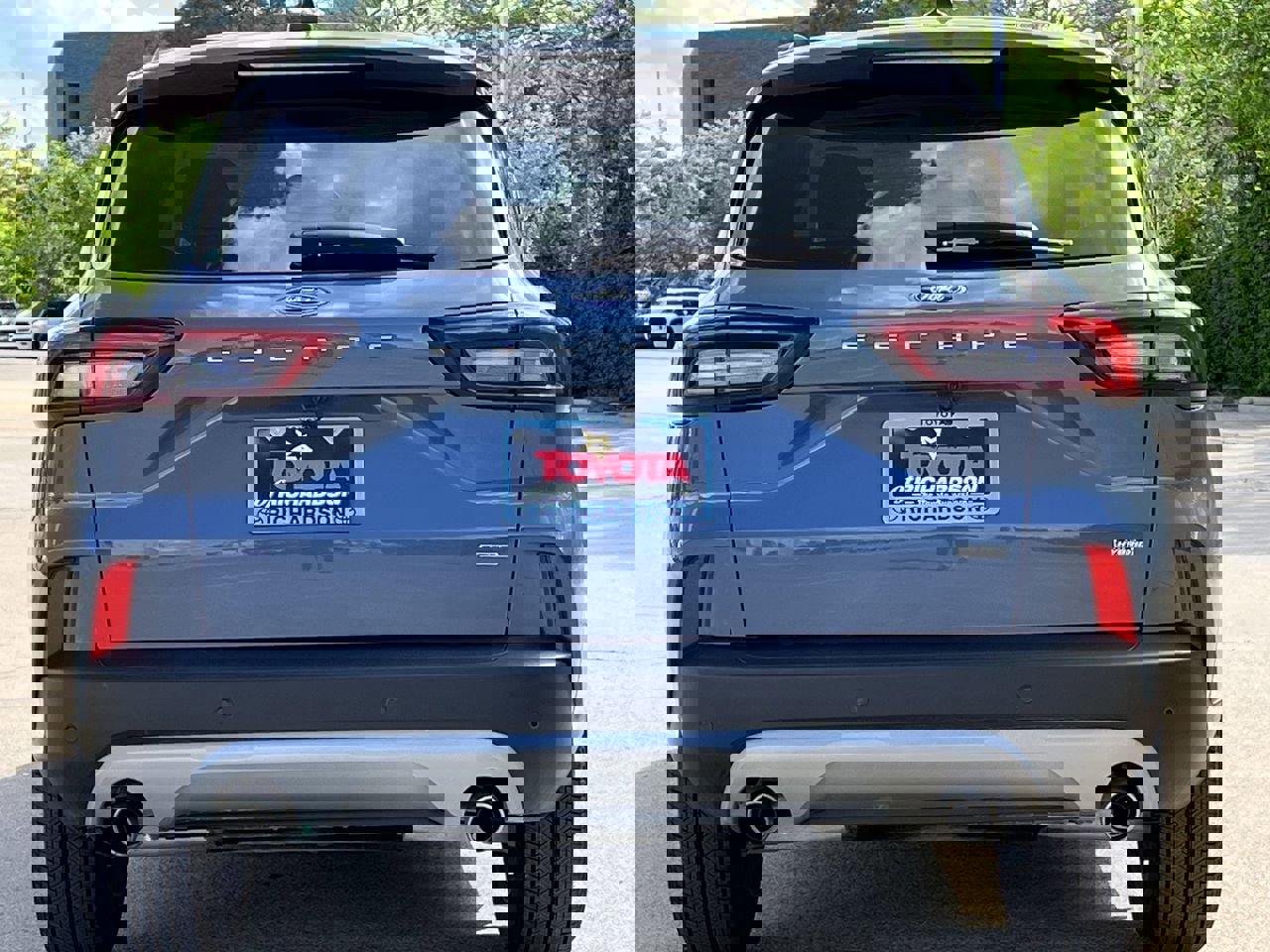 Used 2025 Ford Escape SE image 5