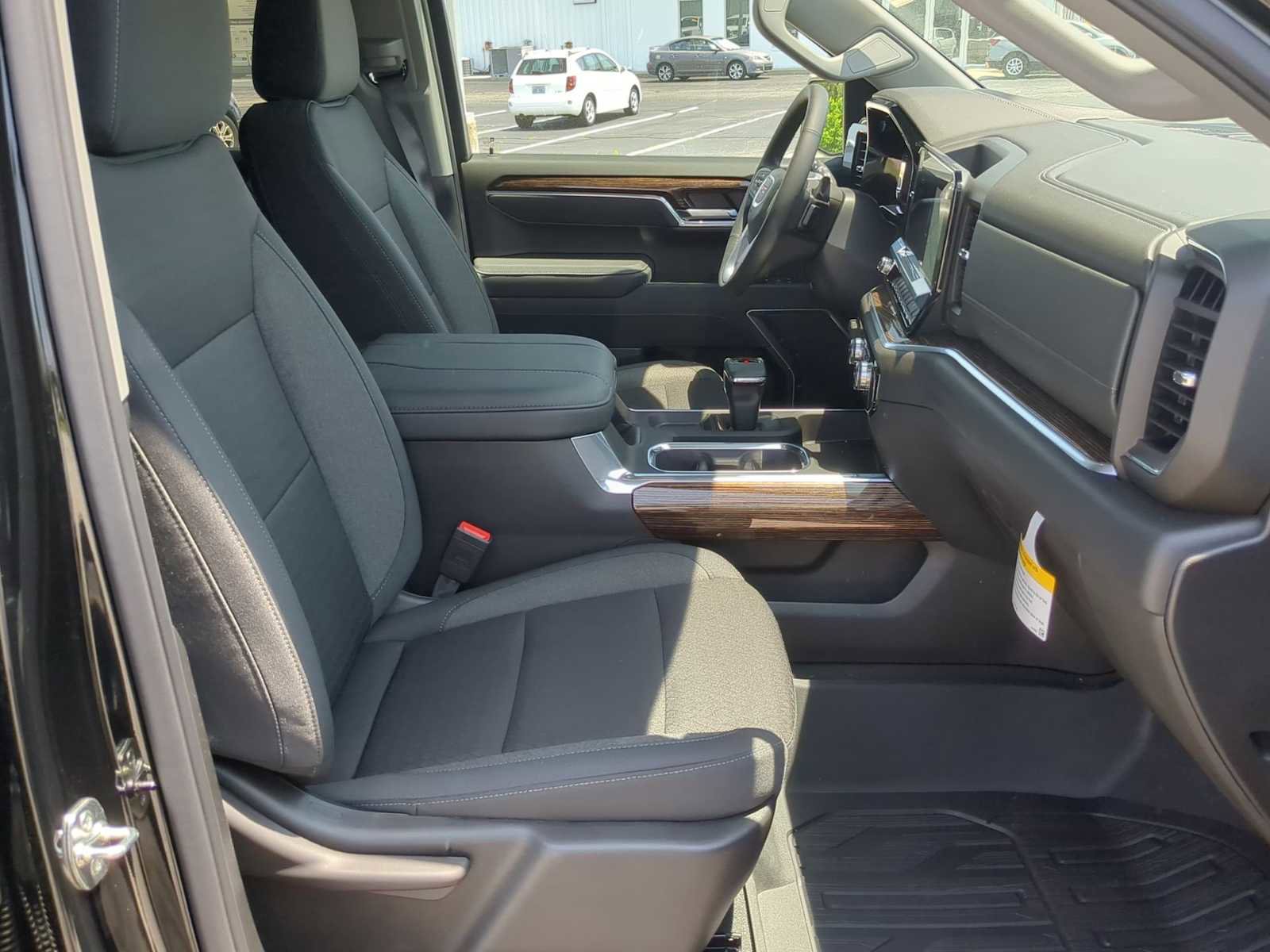 New 2025 GMC Sierra 1500 Elevation w/ LPO, Elevation Black Package image 29