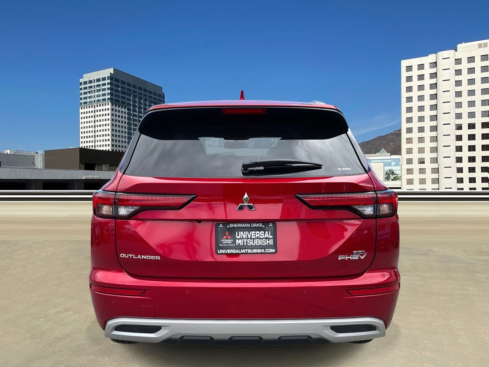 New 2025 Mitsubishi Outlander 4WD Plug-In Hybrid image 3