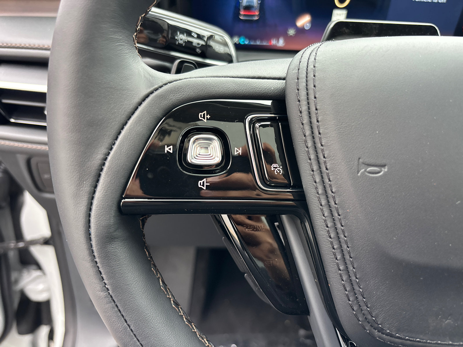 New 2027 Lincoln Aviator Reserve AWD/4WD image 17