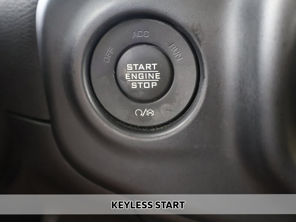 Used 2021 Jeep Wrangler Unlimited Sahara AWD/4WD image 4