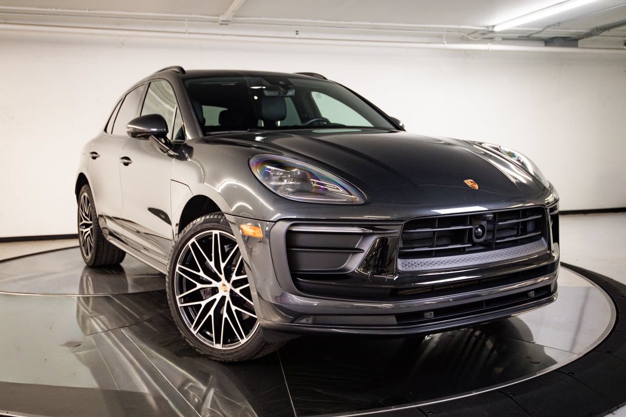 Certified 2024 Porsche Macan AWD/4WD image 9