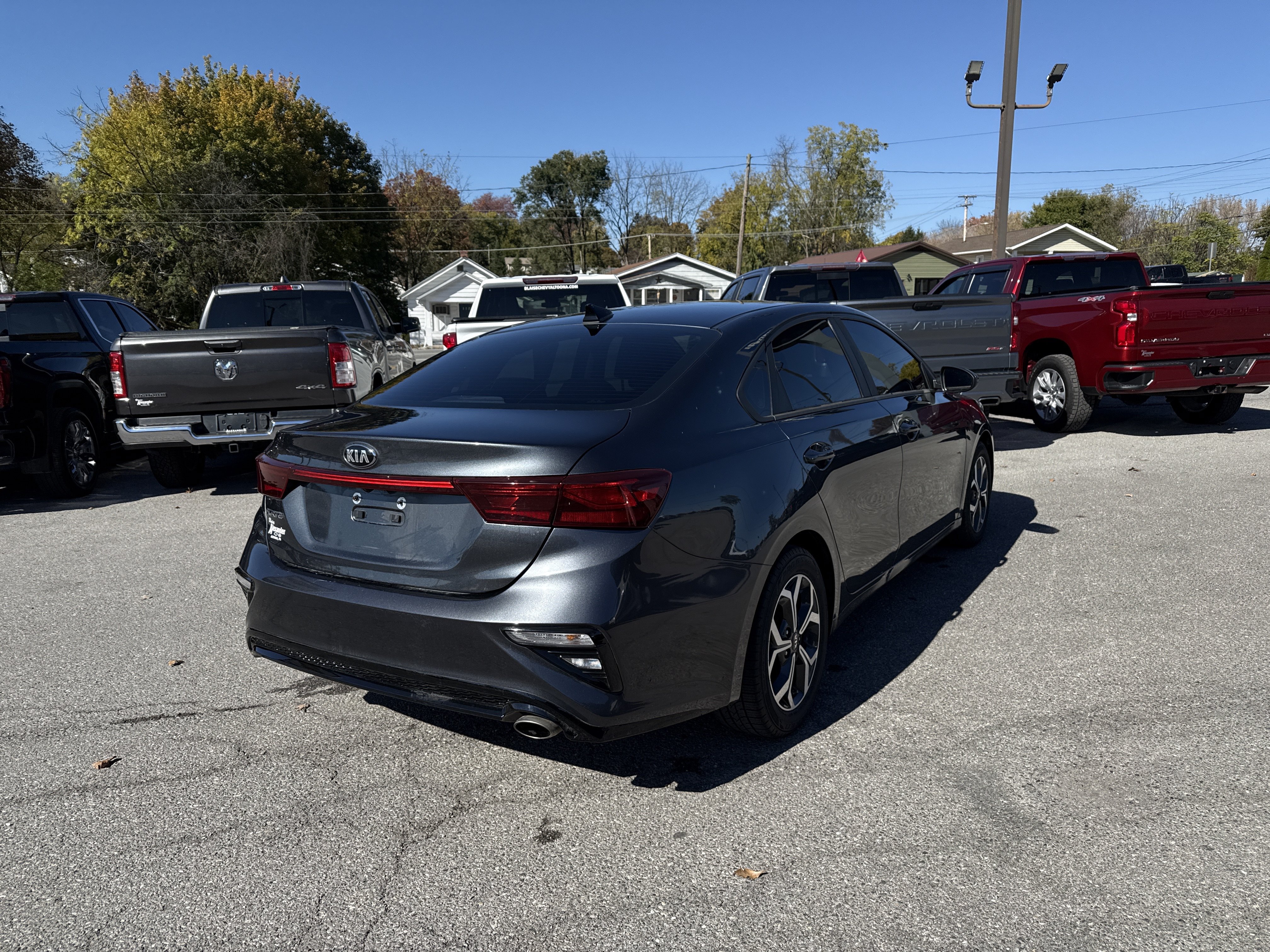 Used 2019 Kia Forte LXS FWD image 3