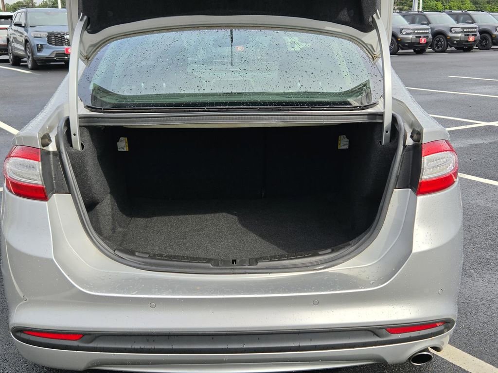 Used 2016 Ford Fusion SE w/ Equipment Group 202A FWD image 42