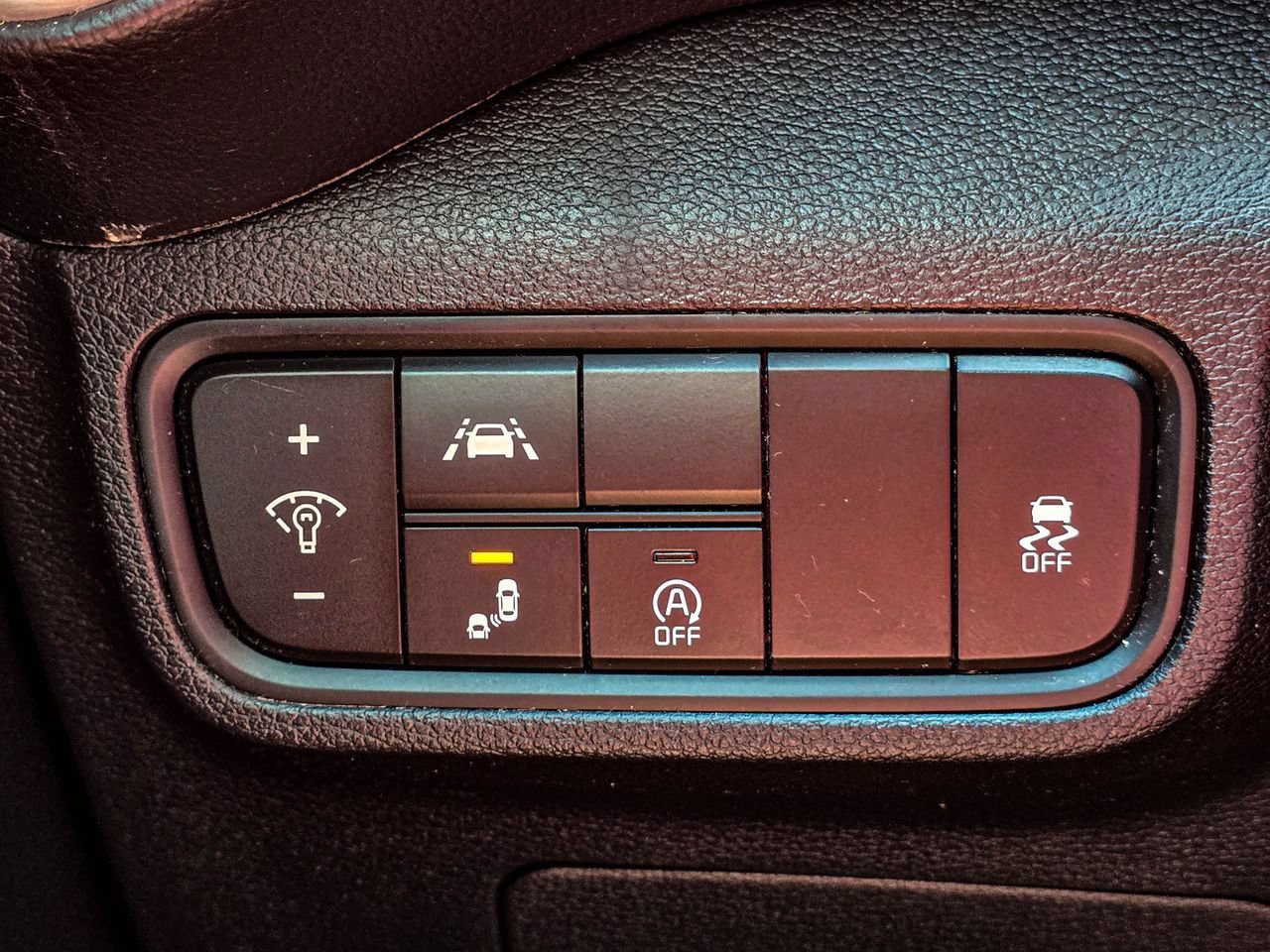 Used 2020 Kia Soul GT-Line w/ GT 2.0L Power Sunroof Package FWD image 28