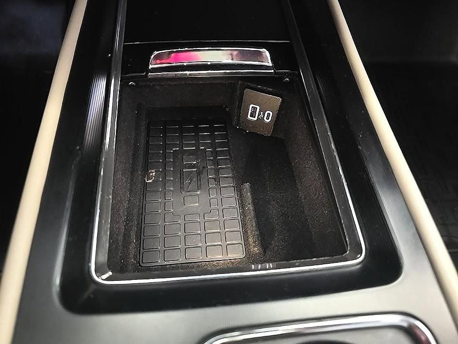 Used 2025 Lincoln Corsair AWD w/ Equipment Group 101A image 24