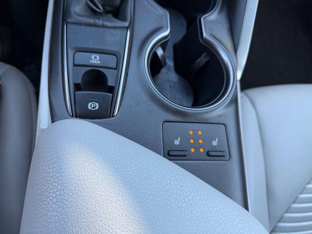 Used 2021 Toyota Camry SE w/ Cold Weather Package image 35