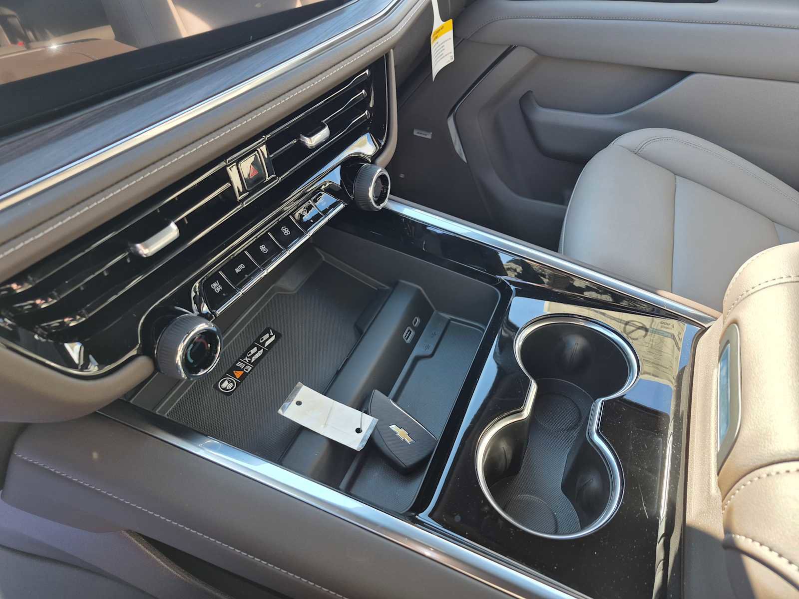 New 2026 Chevrolet Suburban LT w/ Comfort Package image 25