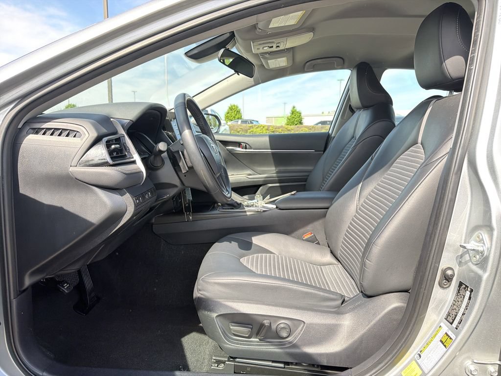 Used 2024 Toyota Camry SE FWD image 11