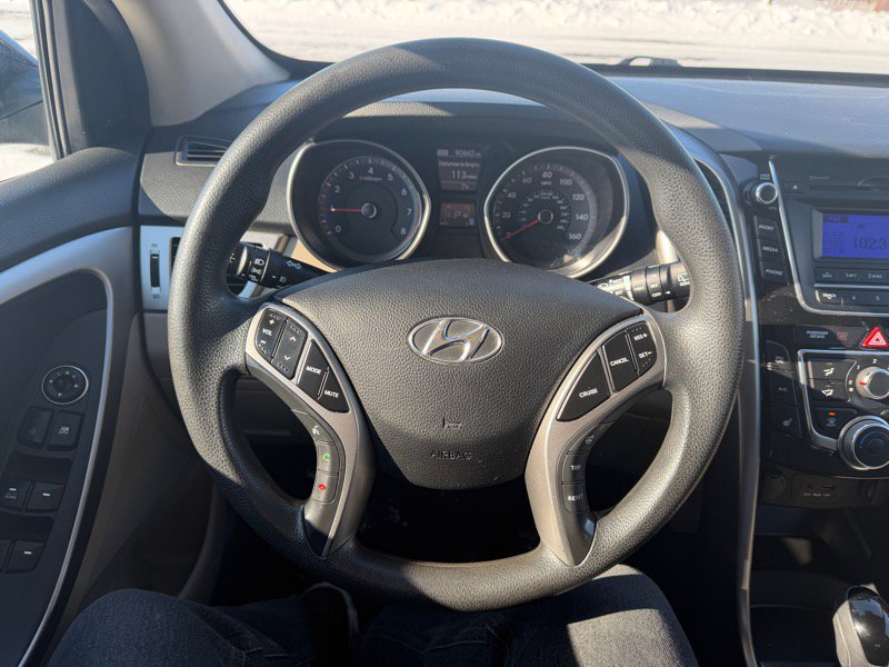 Used 2013 Hyundai Elantra GT image 2