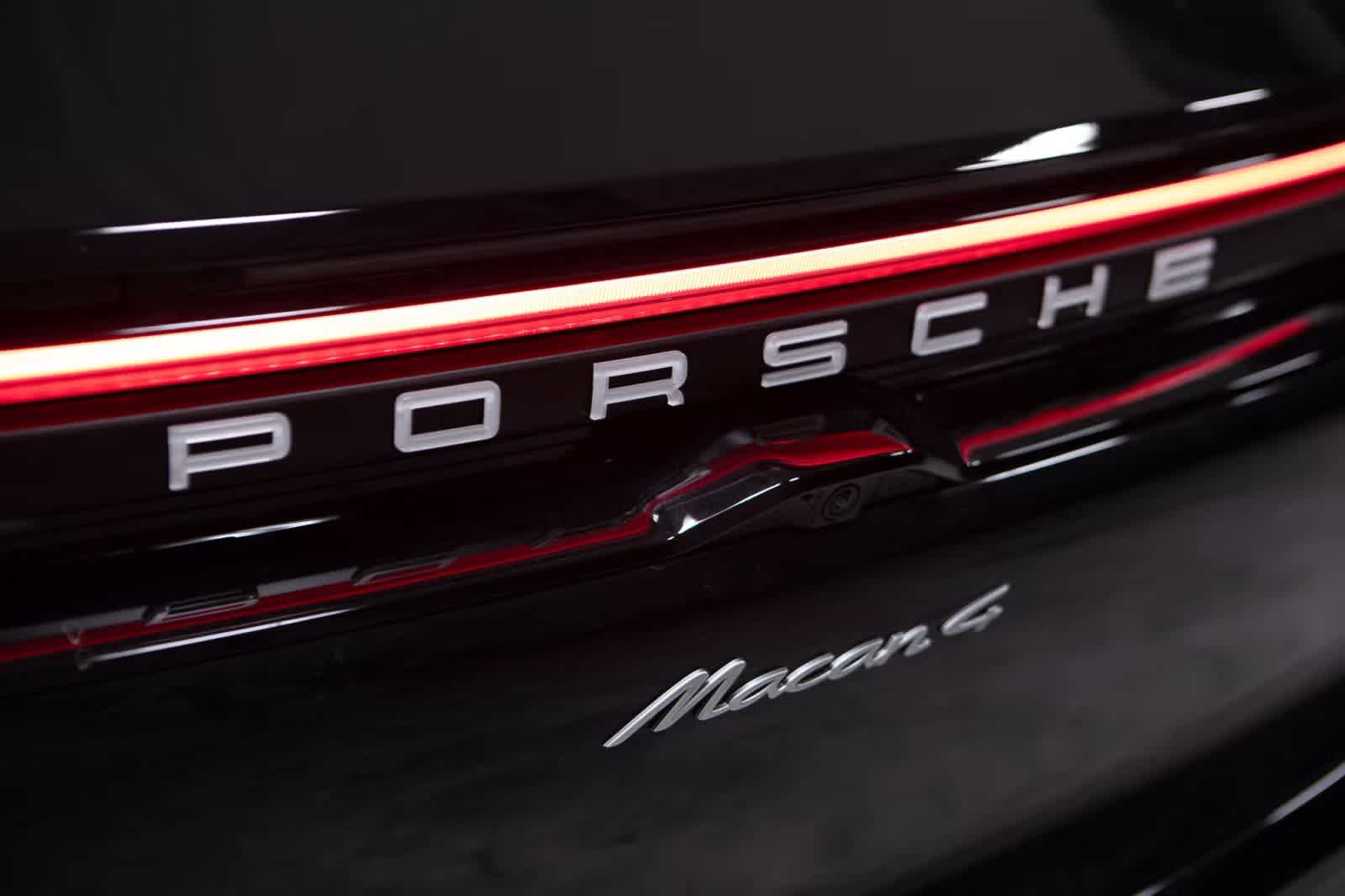 Certified 2025 Porsche Macan 4 Electric AWD/4WD image 19