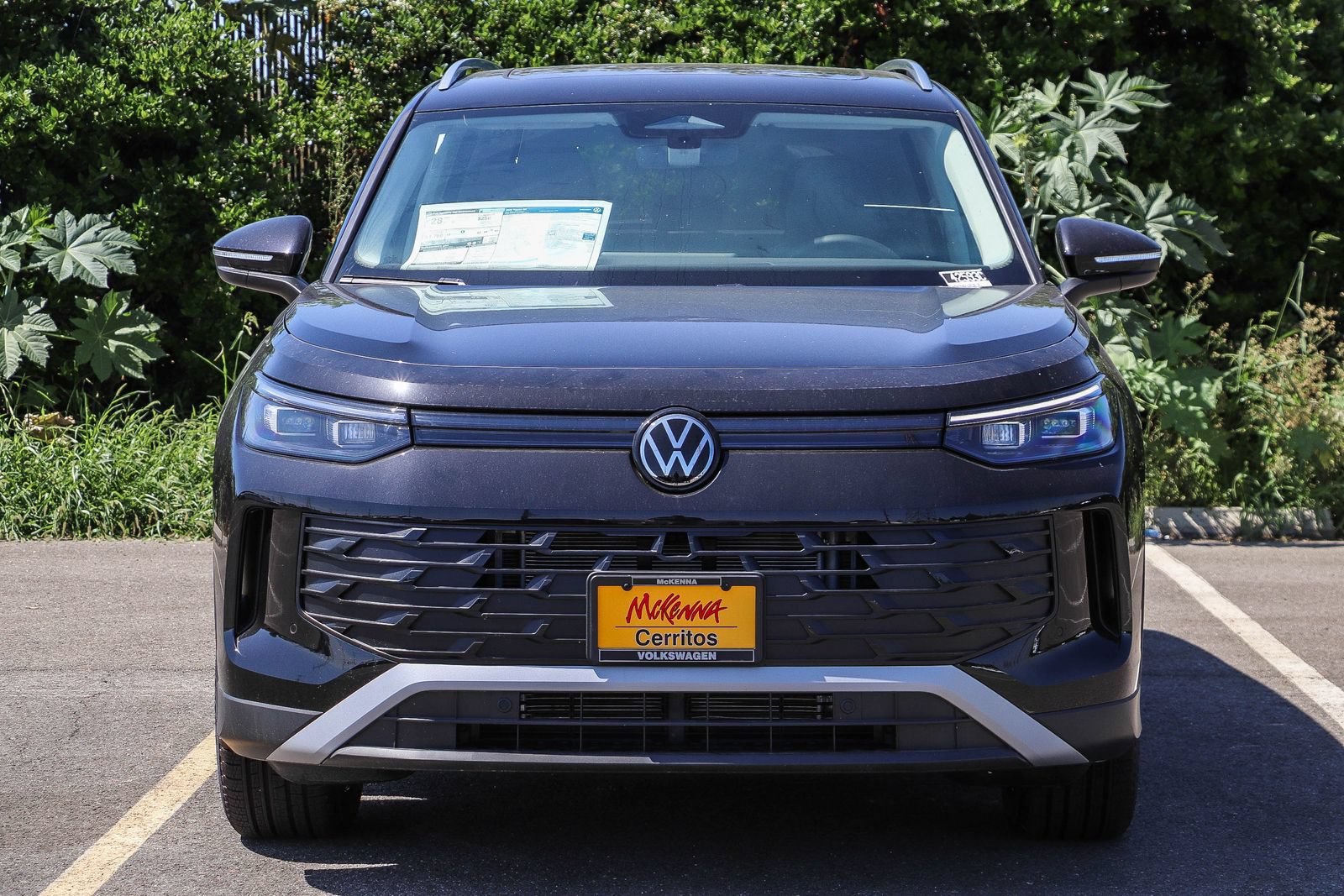 New 2026 Volkswagen Tiguan SE FWD image 2