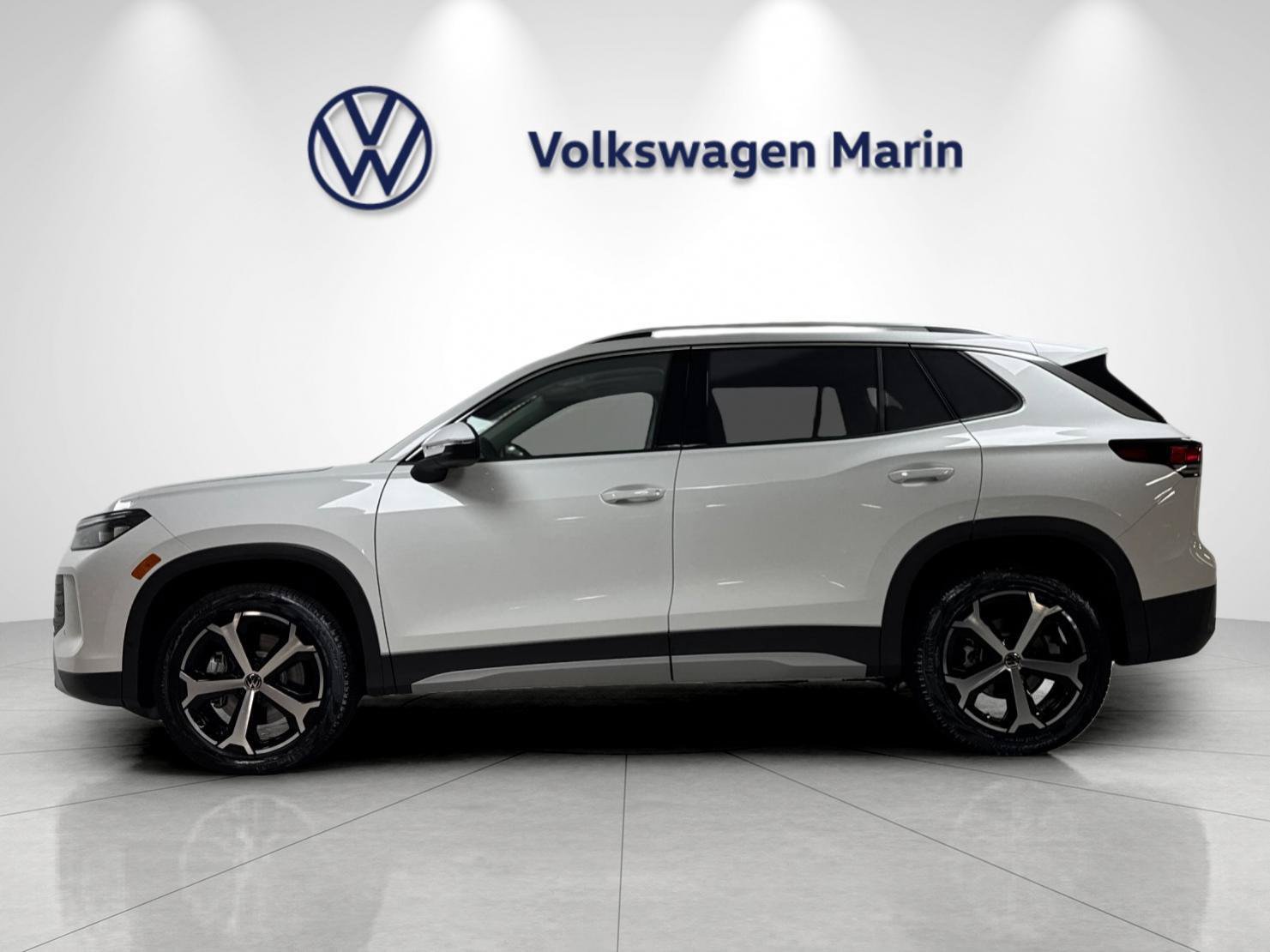 New 2026 Volkswagen Tiguan SE AWD/4WD image 2