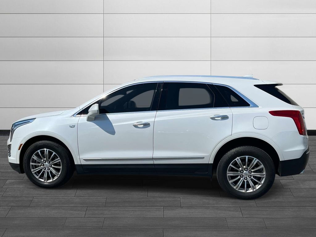 Used 2017 Cadillac XT5 Luxury image 2