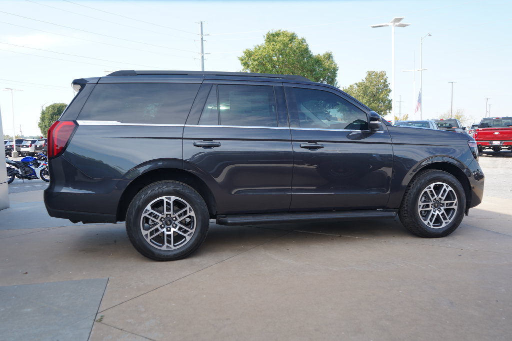 New 2026 Ford Expedition Active AWD/4WD image 11