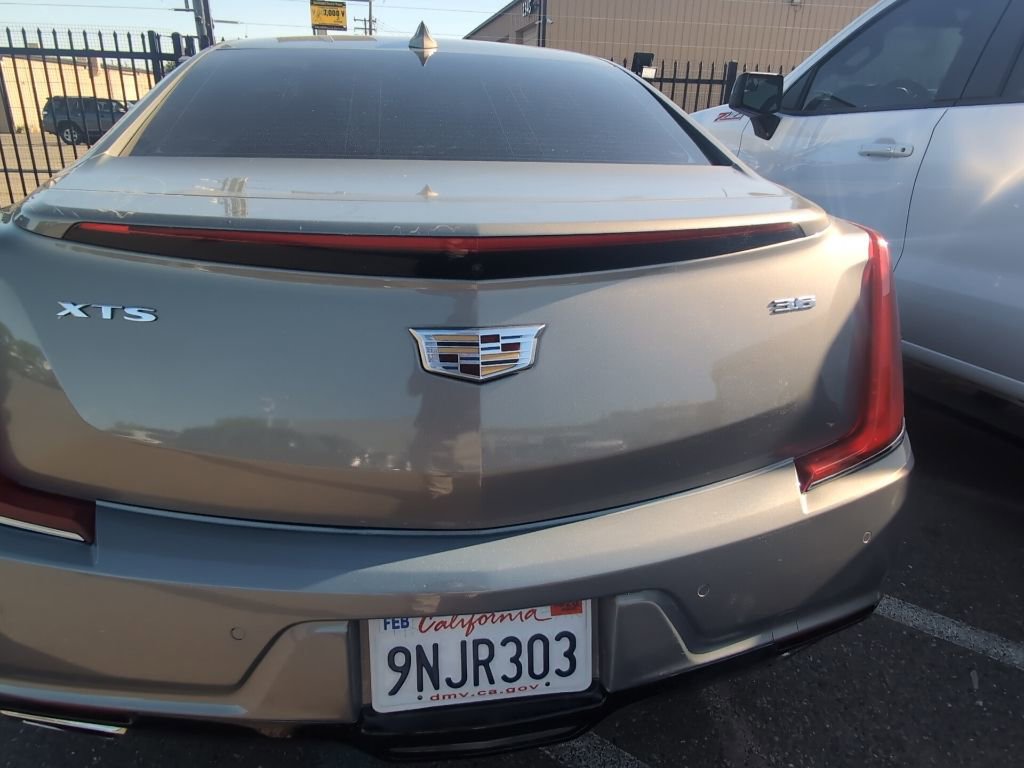 Used 2019 Cadillac XTS Luxury image 10