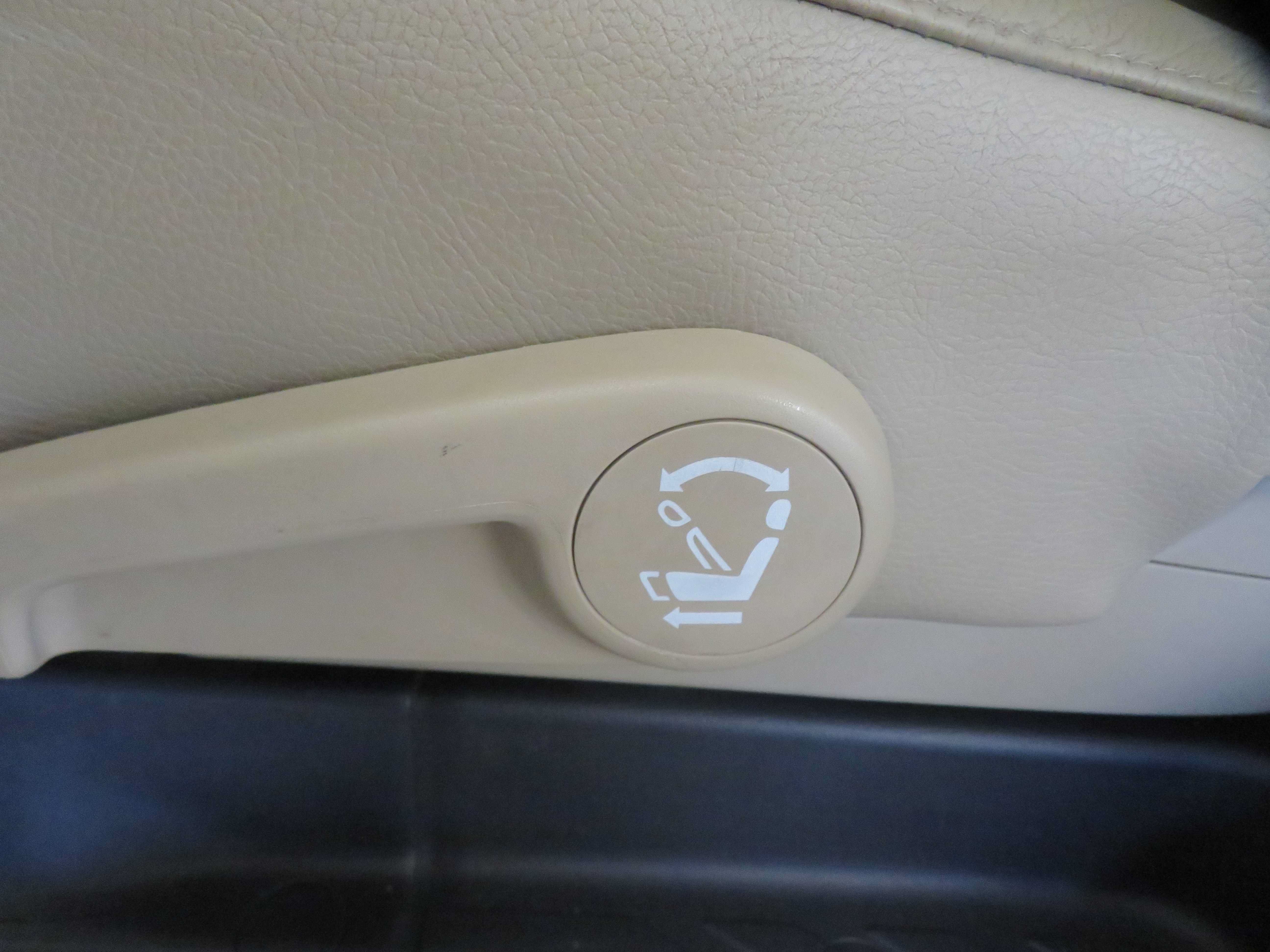 Used 2018 Toyota Sequoia Limited w/ Safety & Convenience Package AWD/4WD image 21