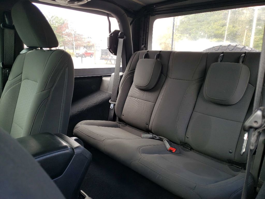 Used 2018 Jeep Wrangler Sport image 25