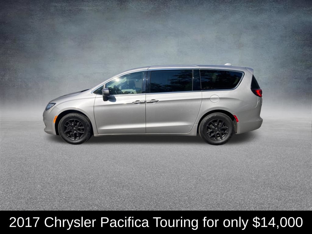 Used 2017 Chrysler Pacifica Touring FWD image 2