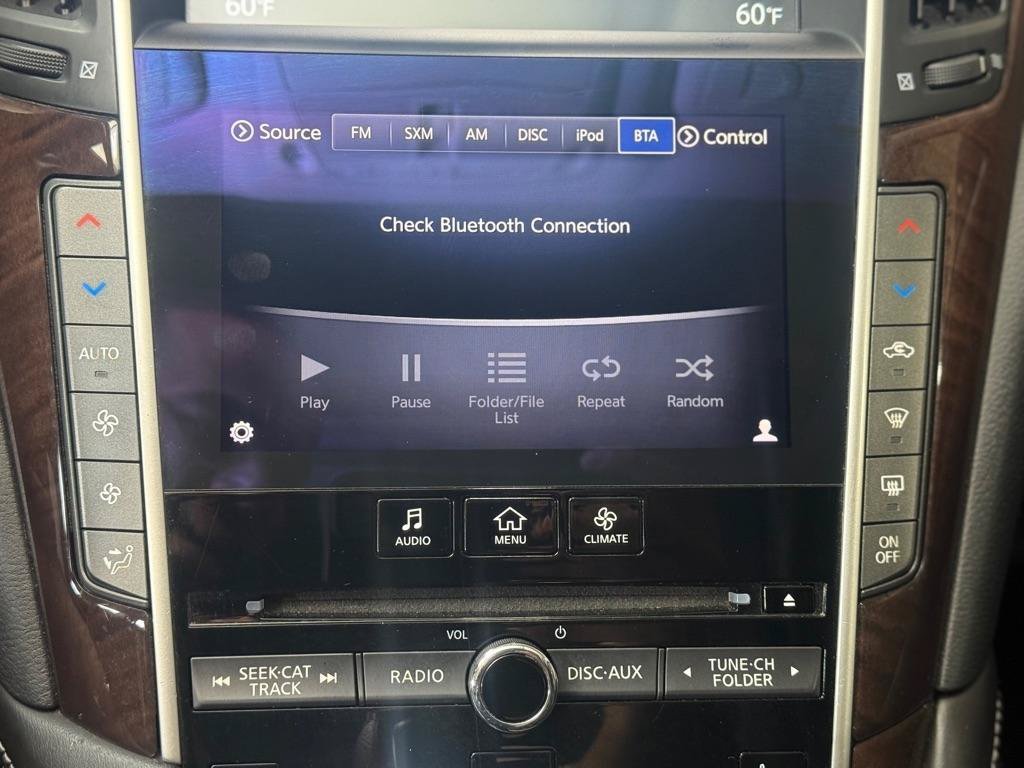 Used 2014 INFINITI Q50 Hybrid w/ Deluxe Technology Package RWD image 18
