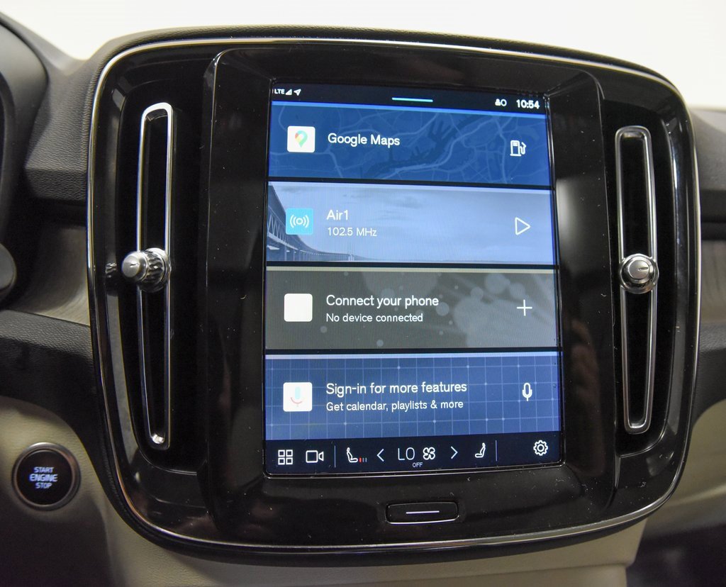 Used 2024 Volvo XC40 B5 Plus image 20