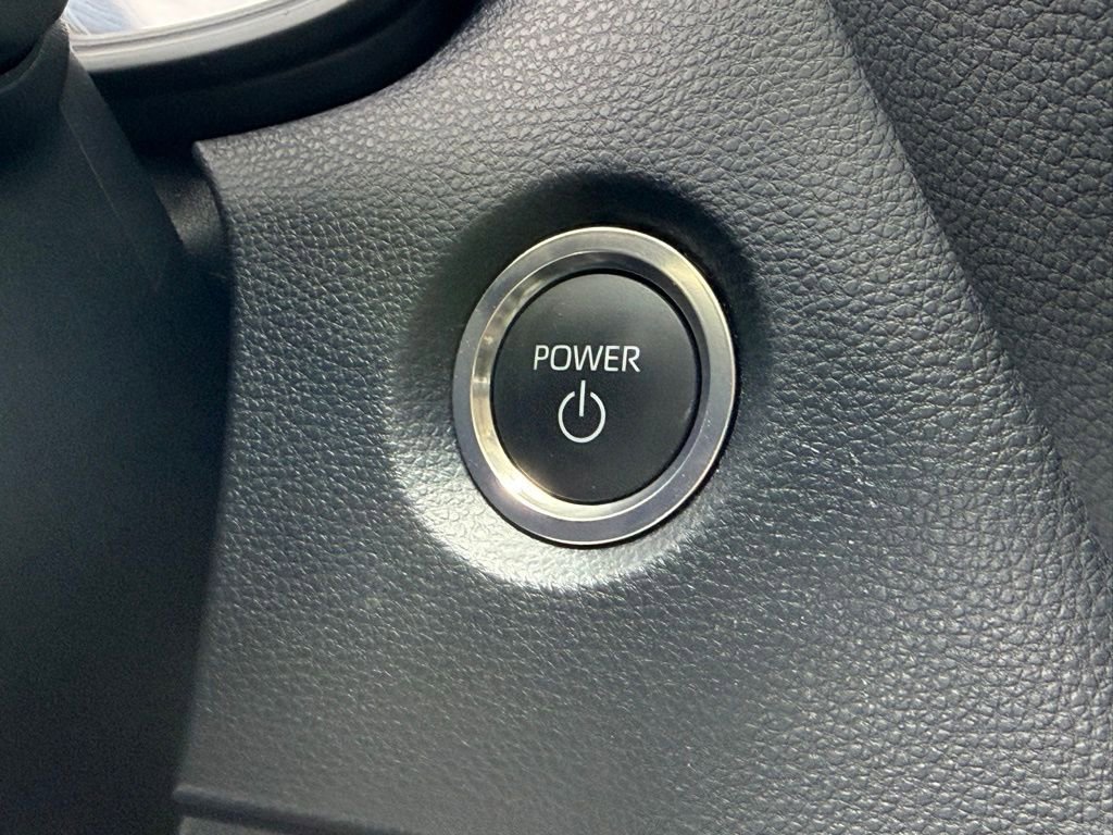Used 2025 Toyota Corolla LE w/ Convenience Package image 29