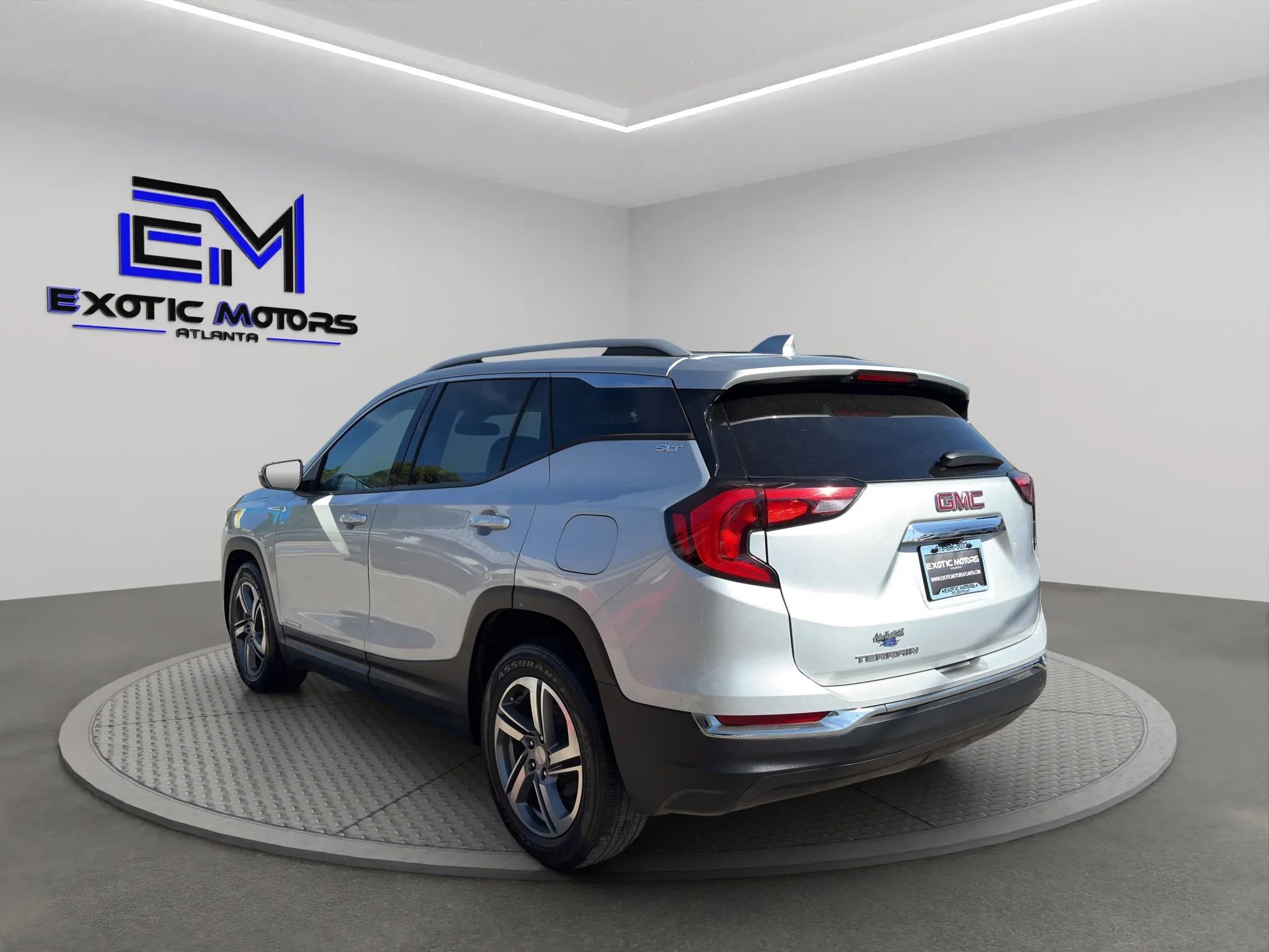 Used 2021 GMC Terrain SLT image 3