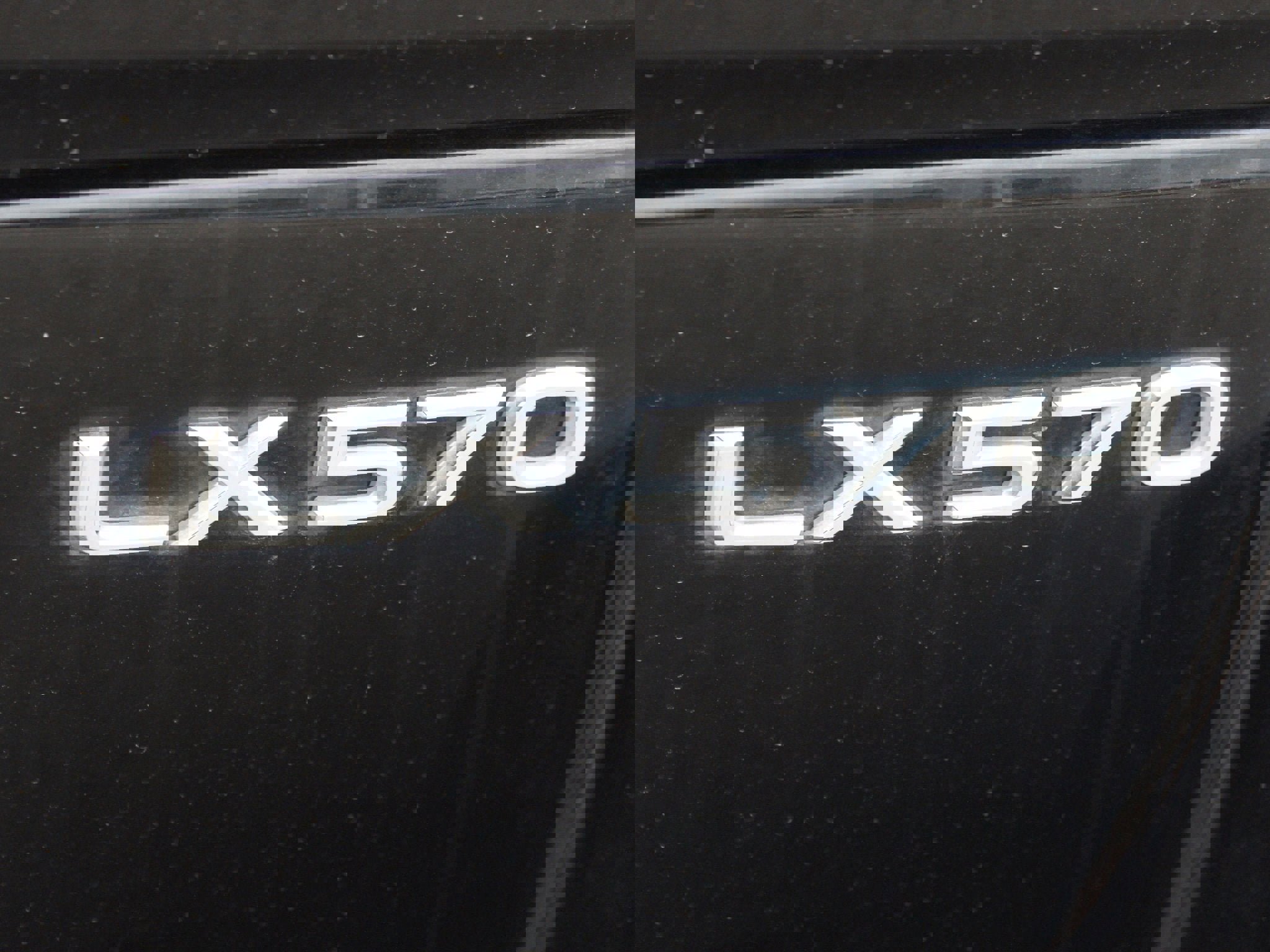 Used 2020 Lexus LX 570 4WD w/ Luxury Package image 19