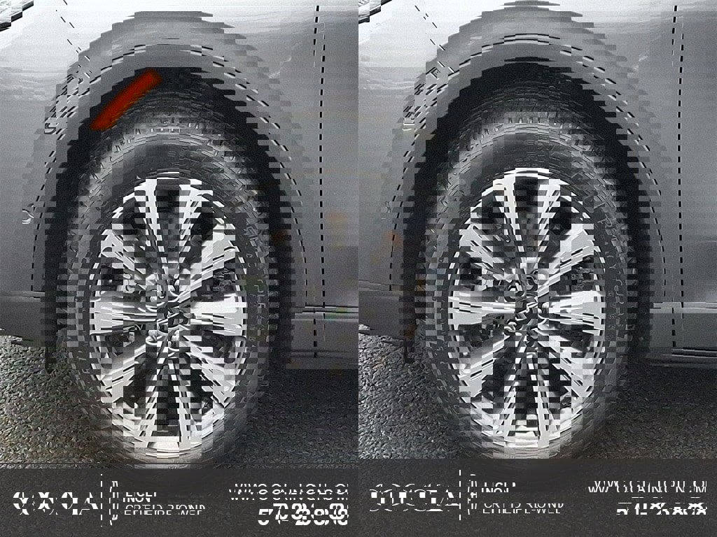 Certified 2022 Lincoln Corsair Reserve w/ Equipment Group 201A image 8