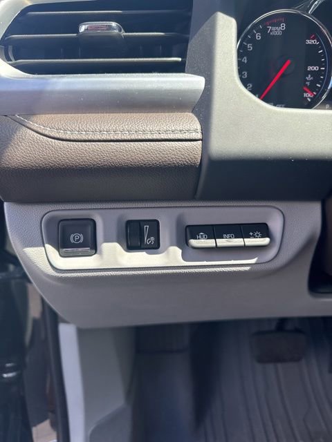 Used 2022 GMC Acadia SLT w/ Technology Package AWD/4WD image 15