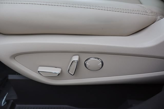 Used 2020 Lincoln Nautilus FWD w/ Equipment Group 101A image 11