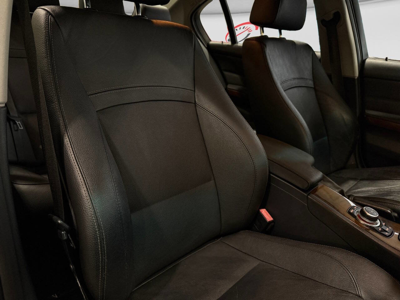 Used 2011 BMW 335i Sedan RWD image 31