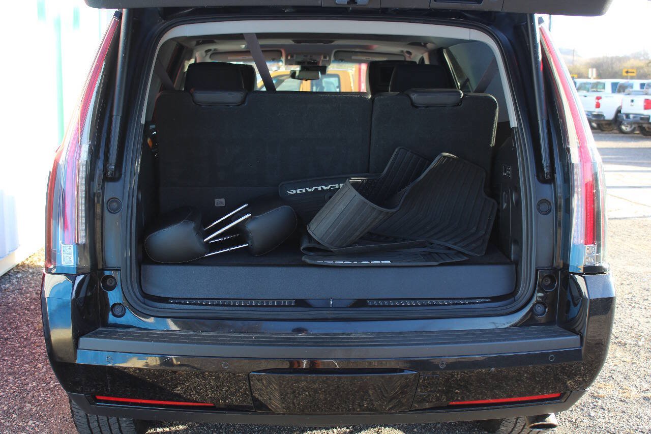 Used 2017 Cadillac Escalade Luxury AWD/4WD image 8