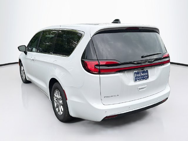 New 2027 Chrysler Pacifica Select FWD image 5