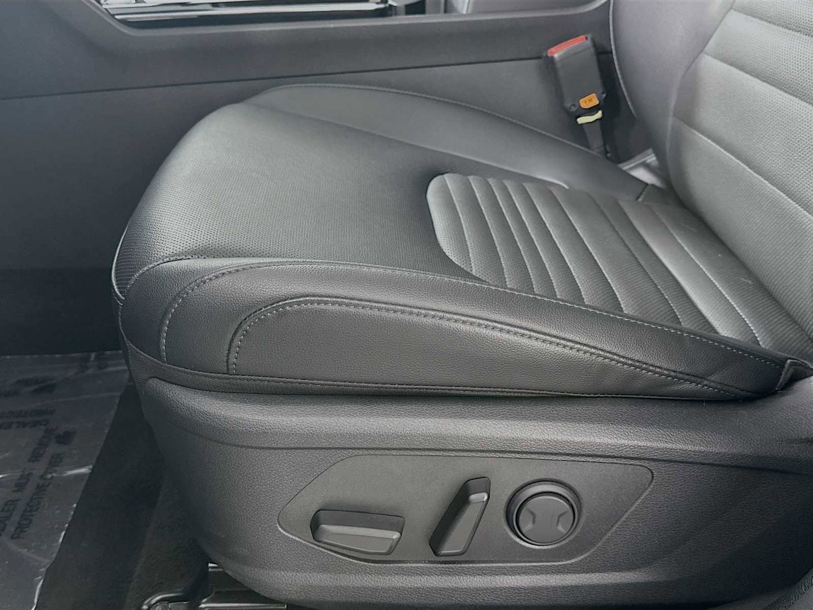 Used 2025 Kia Sportage SX image 18