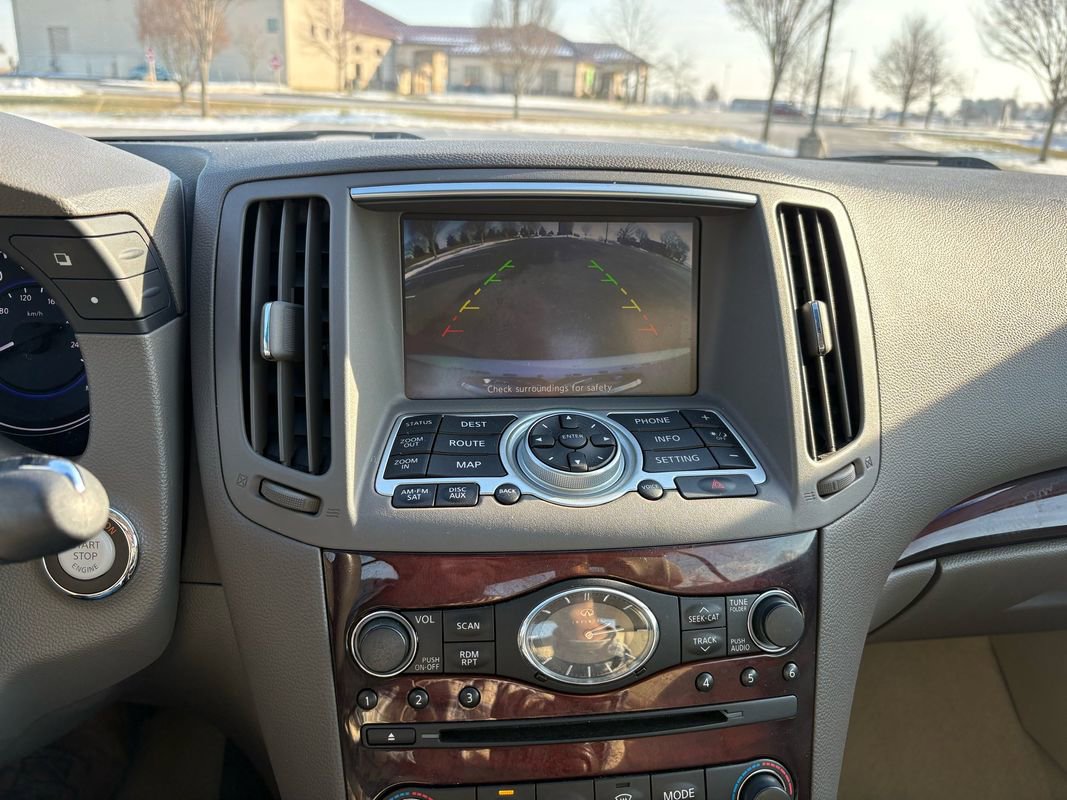 Used 2014 INFINITI Q60 Convertible w/ Premium Package image 26