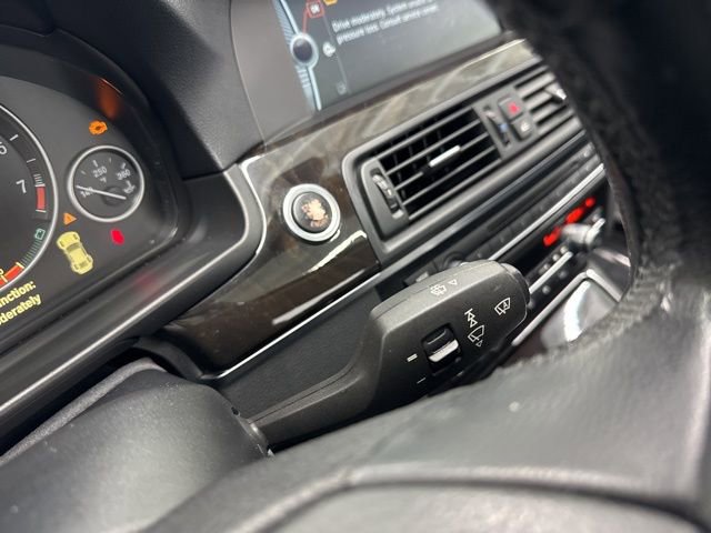 Used 2011 BMW 528i Sedan image 36