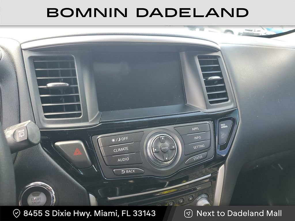 Used 2020 Nissan Pathfinder SV image 18