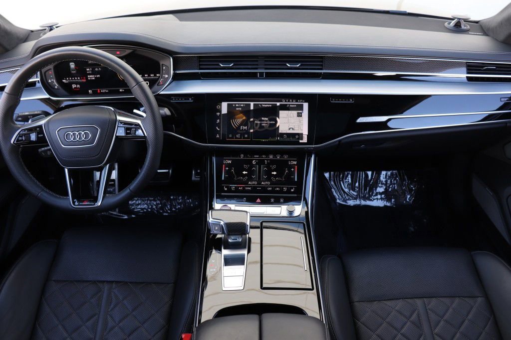 Used 2023 Audi S8 AWD/4WD image 46