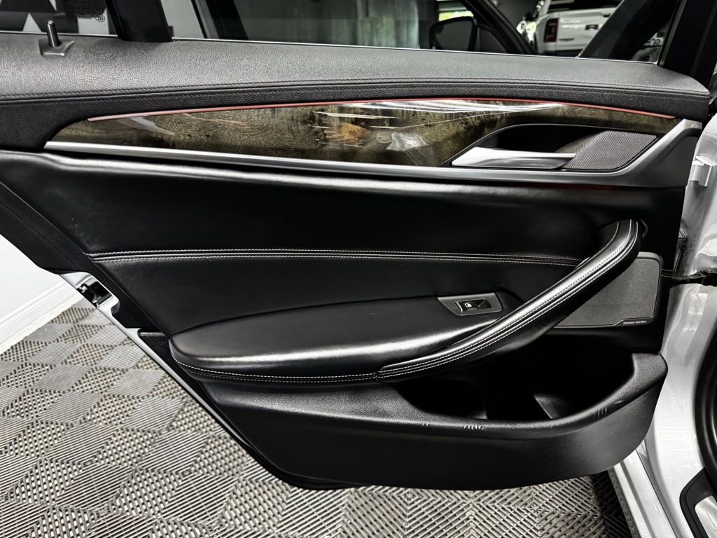 Used 2018 BMW 540i xDrive image 46
