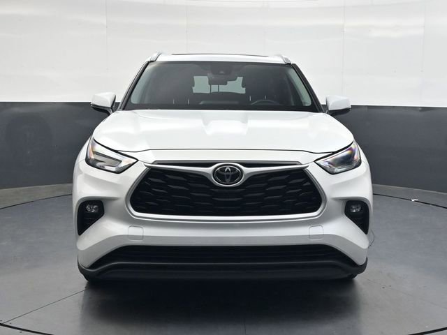 Used 2023 Toyota Highlander XLE image 9