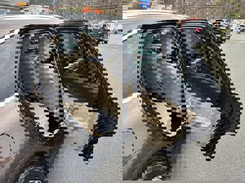 Used 2018 Mercedes-Benz GLC 300 4MATIC w/ Premium Package image 40