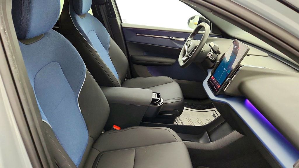 Used 2025 Volvo EX30 Ultra image 25