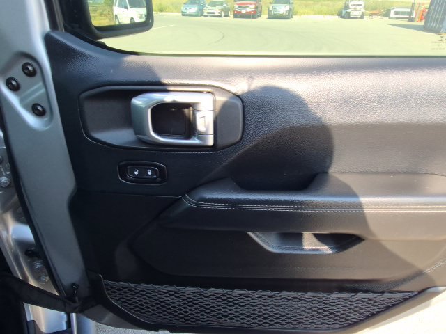 Used 2018 Jeep Wrangler Rubicon AWD/4WD image 15