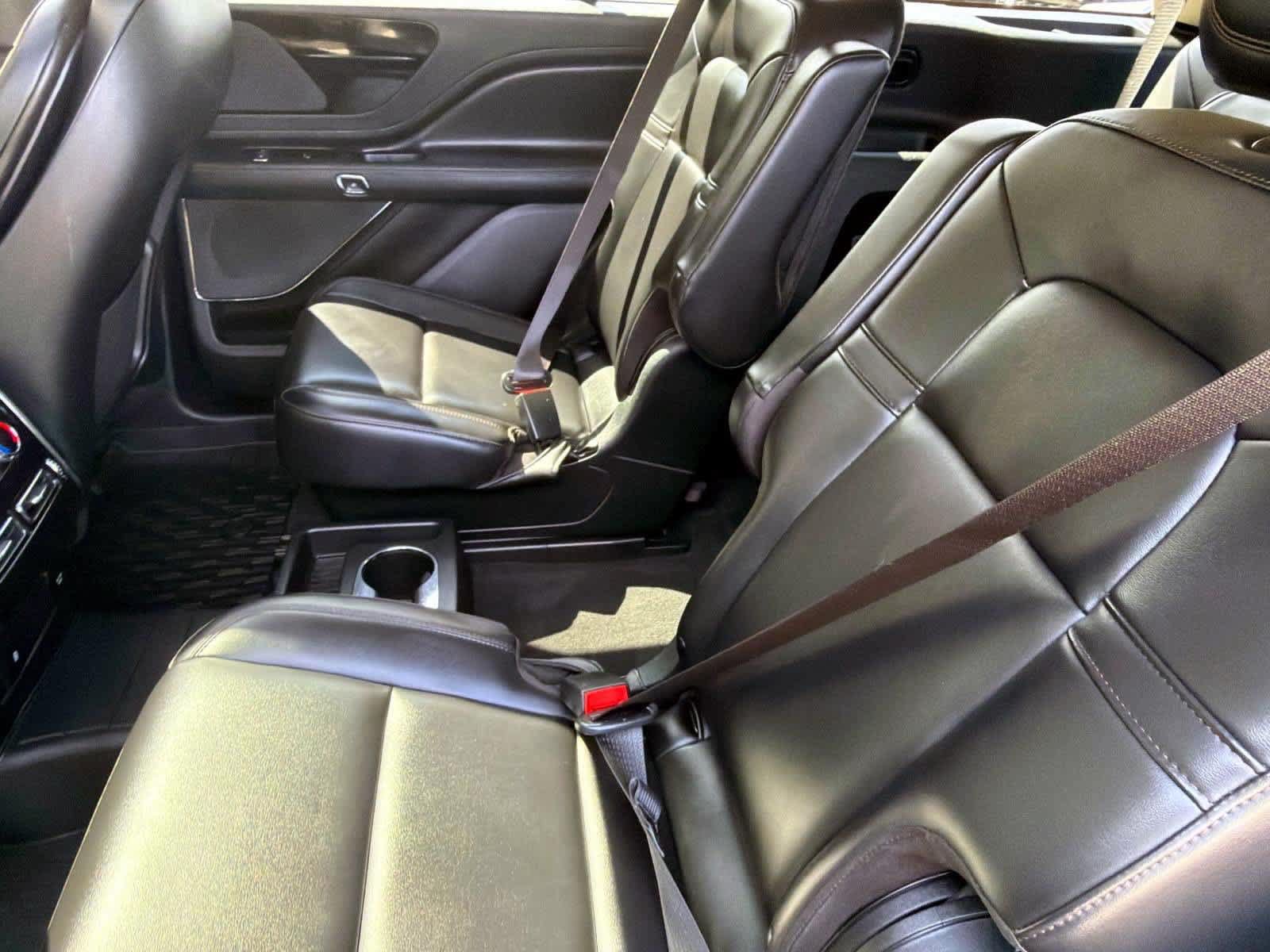 Used 2022 Lincoln Aviator AWD w/ Premium Package image 6