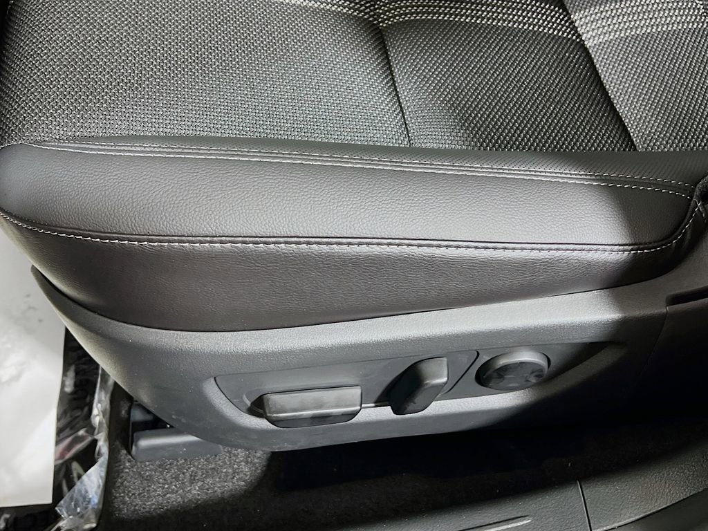 Used 2025 MAZDA CX-50 AWD 2.5 S w/ Preferred Package image 16