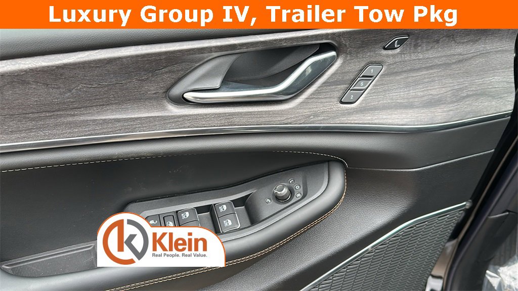 New 2025 Jeep Grand Cherokee L Overland w/ Luxury Tech Group IV image 12